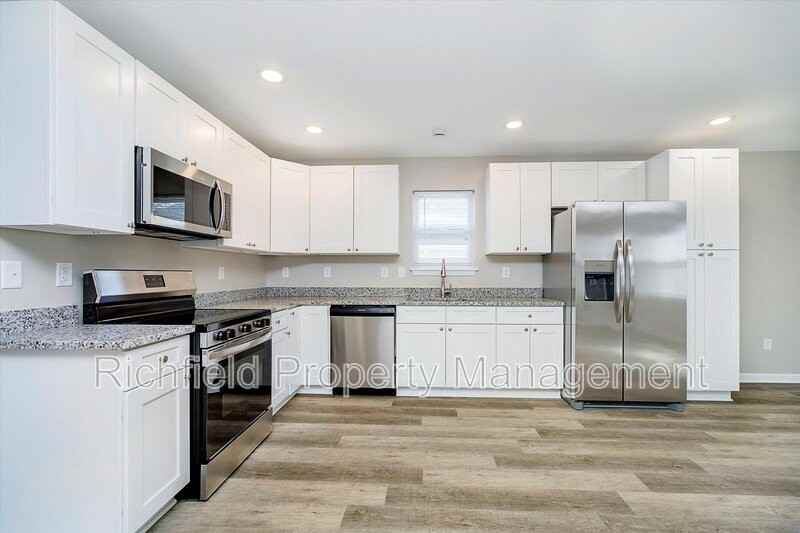 2534 Columbia Ave - Photo 5 of 32