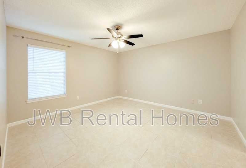 1117 Mimosa Cove Ct W - Photo 7 of 16