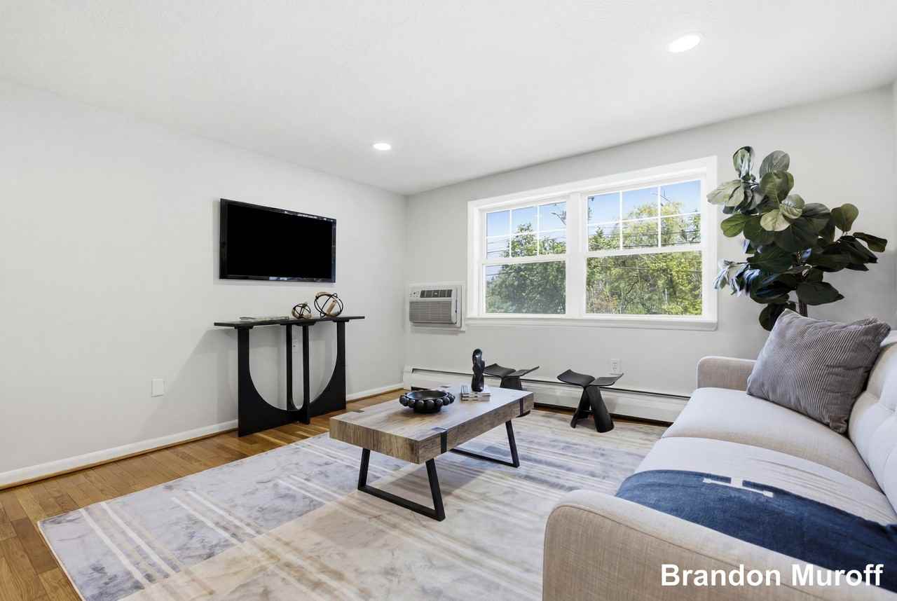177 Franklin St #3 - Photo 4 of 33