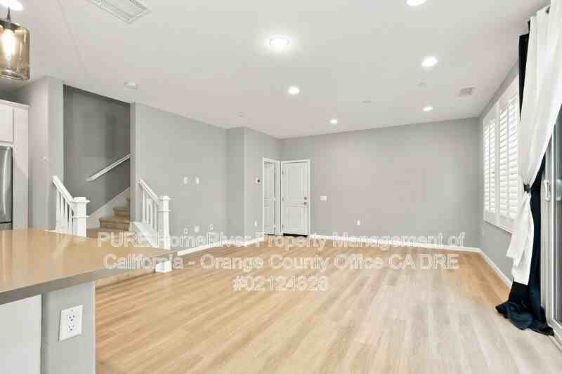 208 El Paseo - Photo 2 of 21