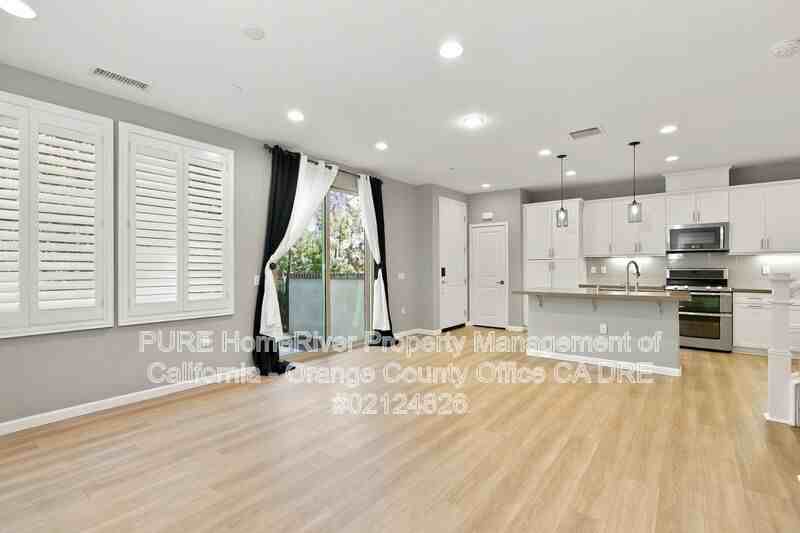 208 El Paseo - Photo 3 of 21
