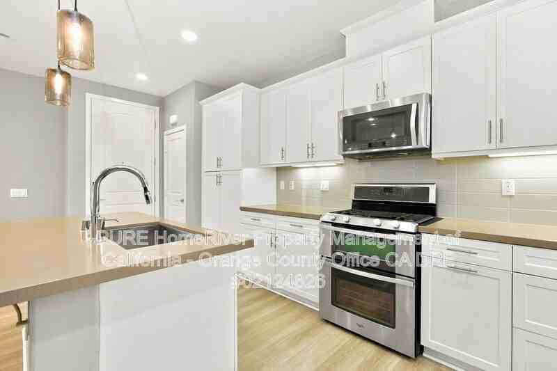 208 El Paseo - Photo 6 of 21