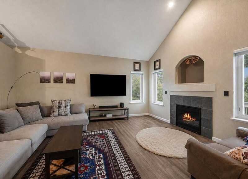 10654 Apishamore Ct - Photo 3 of 18