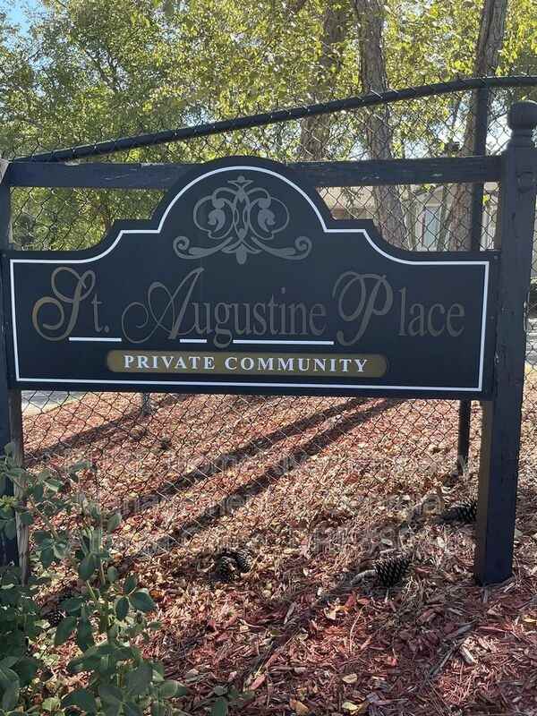 1505 Augusta Dr Se - Photo 2 of 25