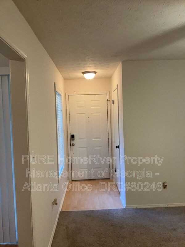 1505 Augusta Dr Se - Photo 3 of 25