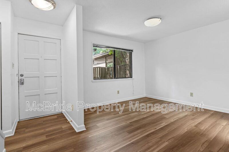 3506 Prestwick Dr - Photo 5 of 32