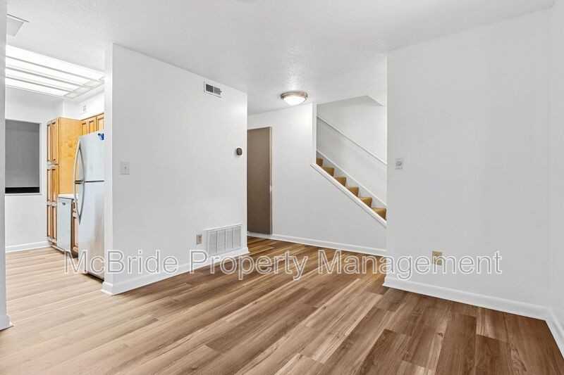 3506 Prestwick Dr - Photo 7 of 32