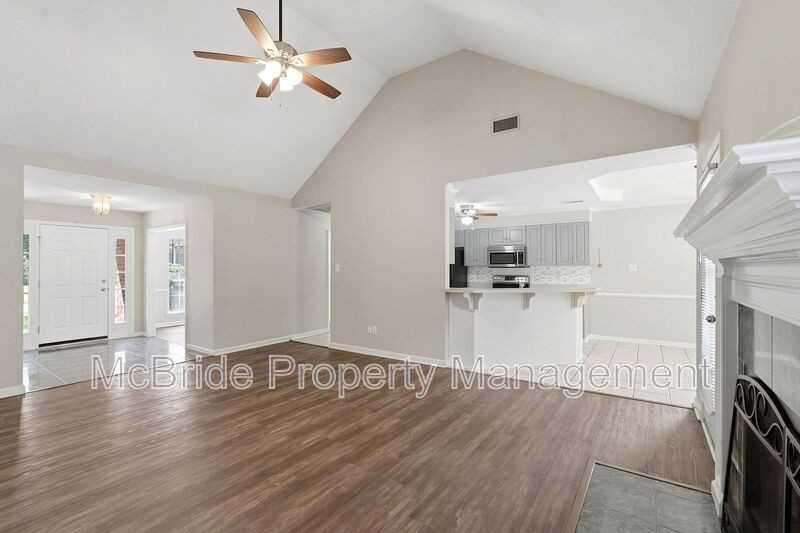 4643 Brittany Dr - Photo 4 of 20
