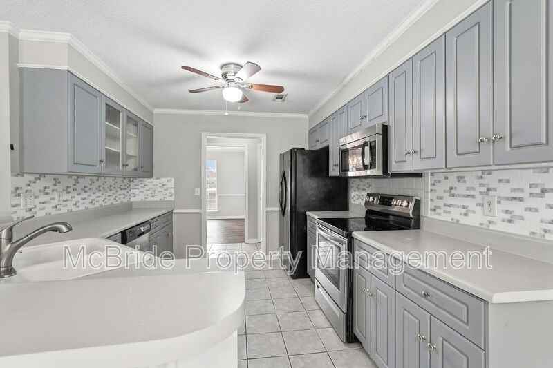 4643 Brittany Dr - Photo 7 of 20