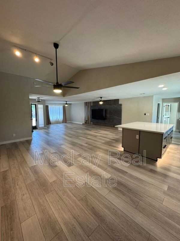 4634 W Wagoner Rd - Photo 4 of 26