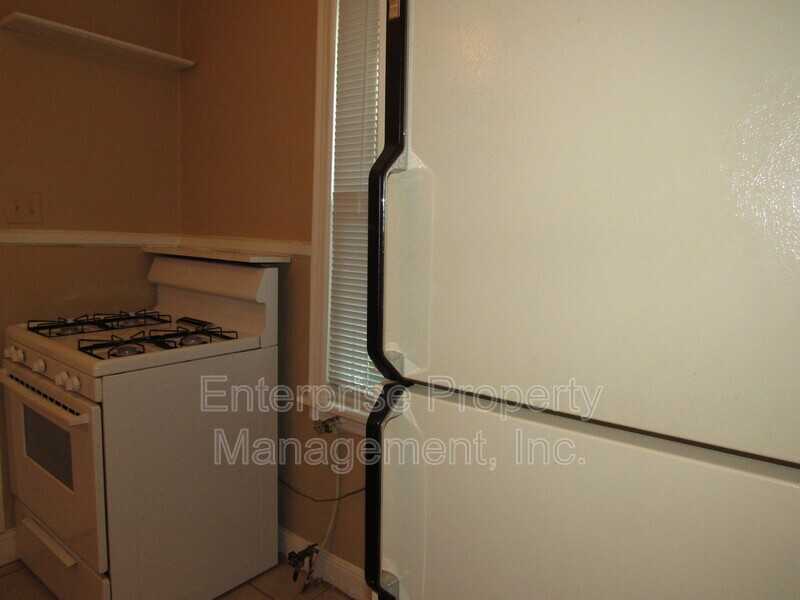 3196 Douglass Ave - Photo 4 of 6