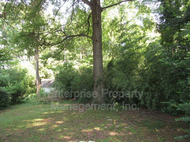 3196 Douglass Ave - Photo 5 of 6
