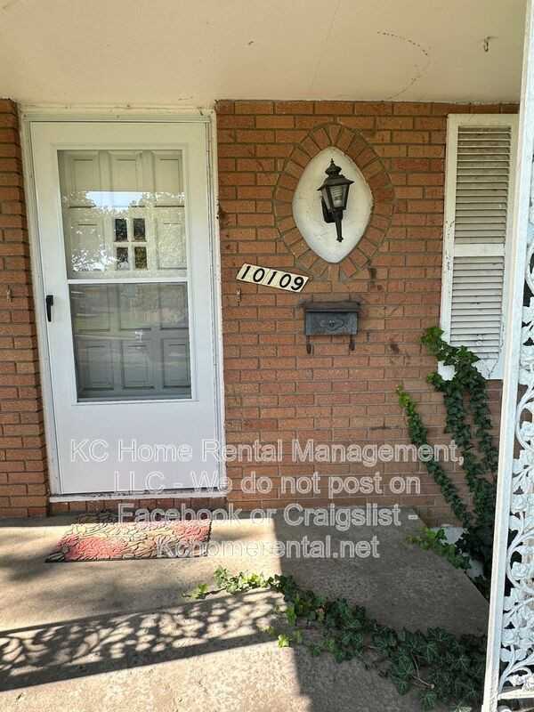 10109 E 74th Ter - Photo 4 of 21
