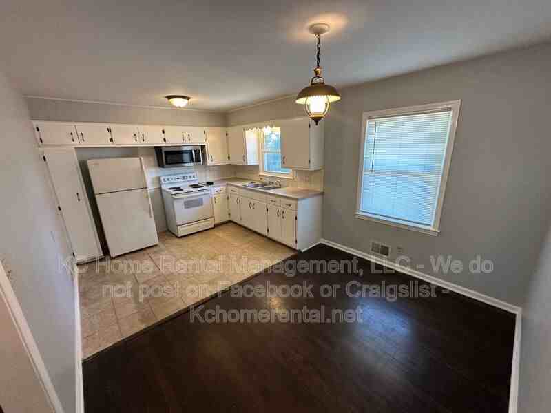 10109 E 74th Ter - Photo 5 of 21