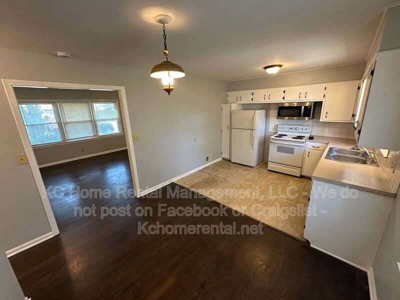 10109 E 74th Ter - Photo 7 of 21
