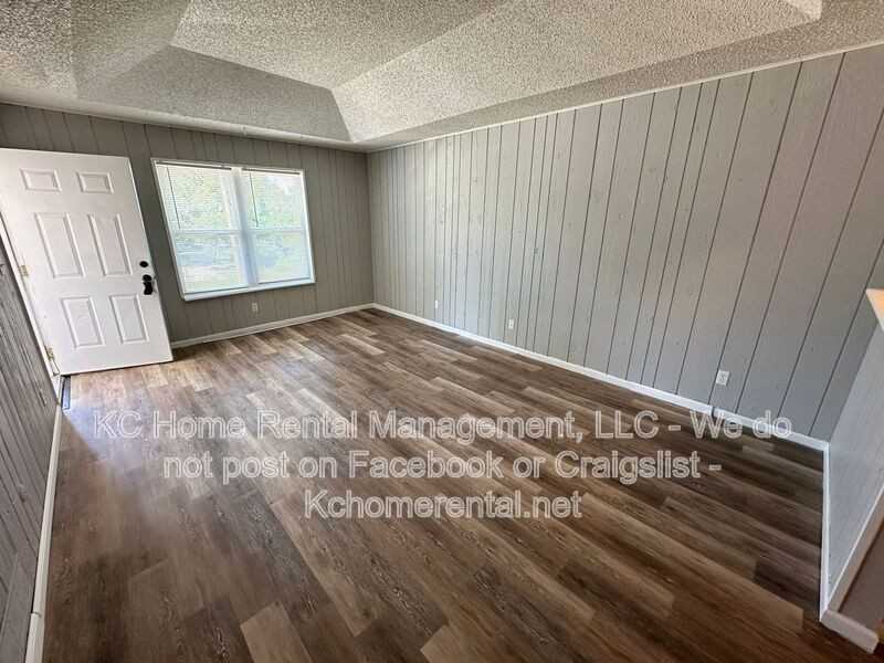 9227 E 54th St - Photo 6 of 26