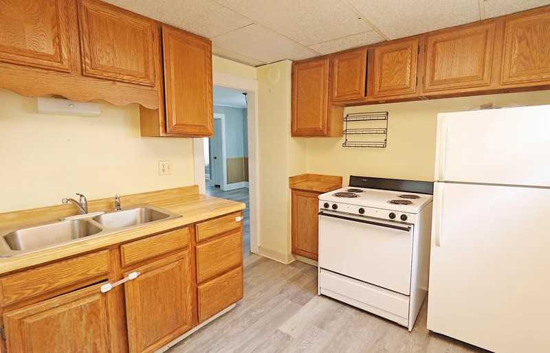738 Broadway St - Photo 4 of 17