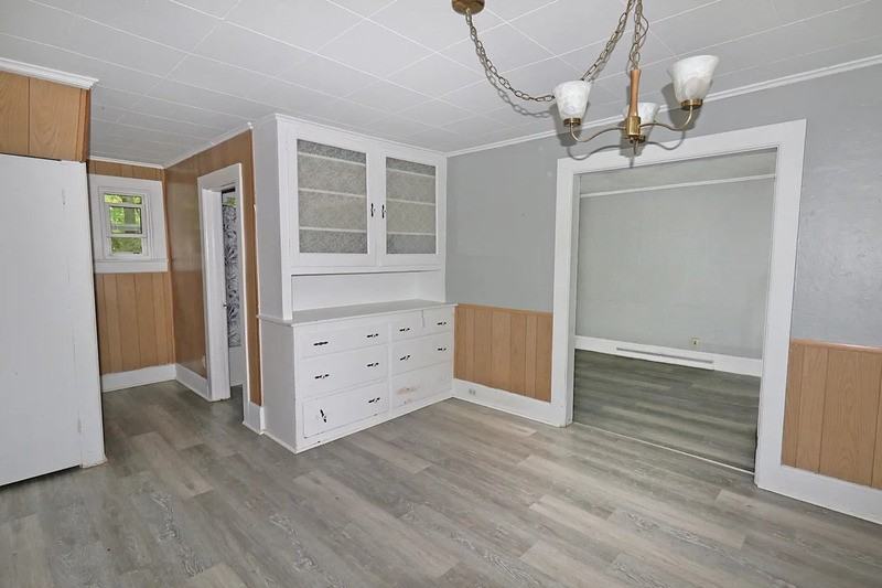 738 Broadway St - Photo 5 of 17