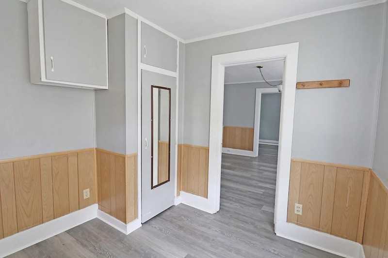 738 Broadway St - Photo 7 of 17