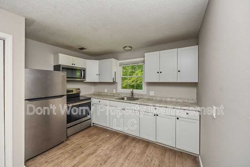 615 Dumaine St #D - Photo 4 of 11
