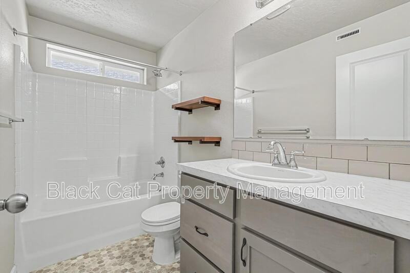 637 E Warrior Basin St - Photo 6 of 26