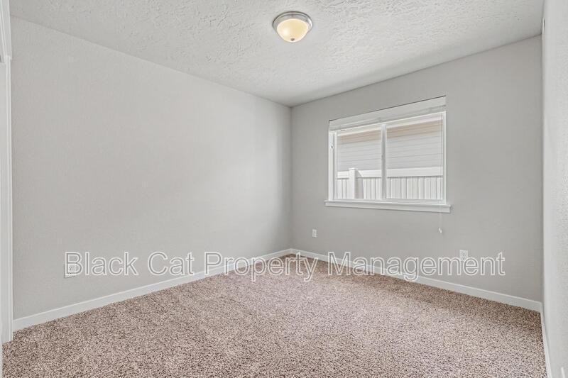 637 E Warrior Basin St - Photo 7 of 26