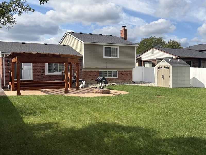 1709 Copeland Cir - Photo 3 of 9