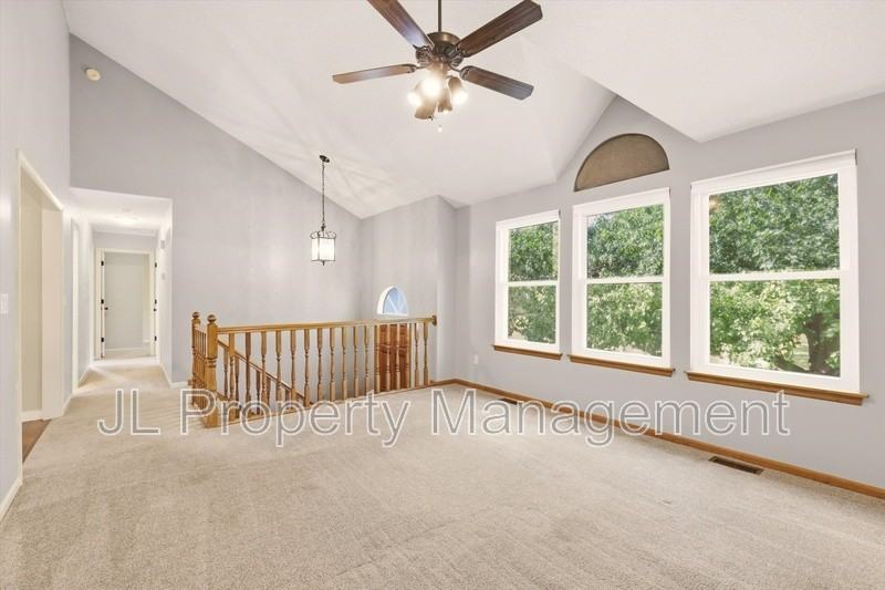 125 Se Topaz Dr - Photo 3 of 19