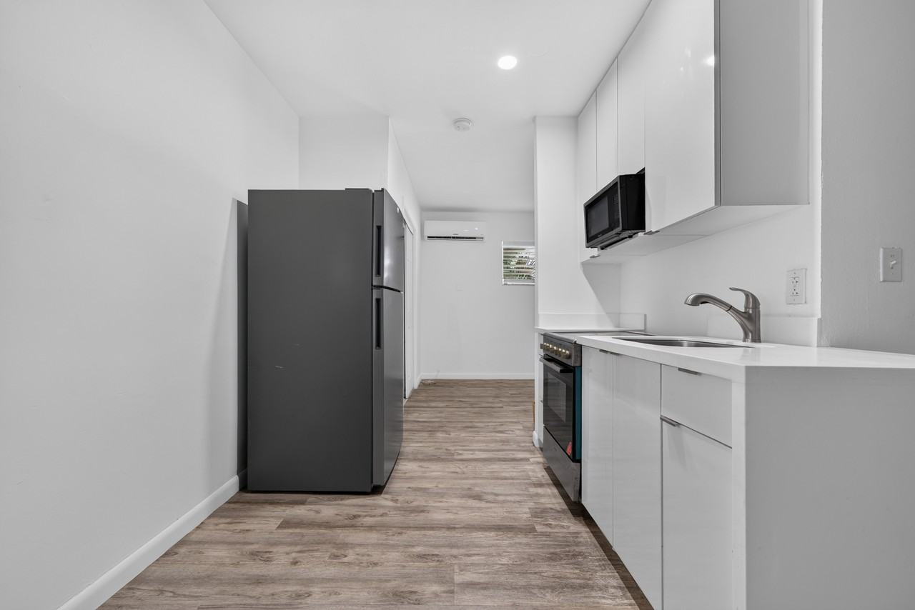7 Salamanca Ave. - Photo 4 of 12