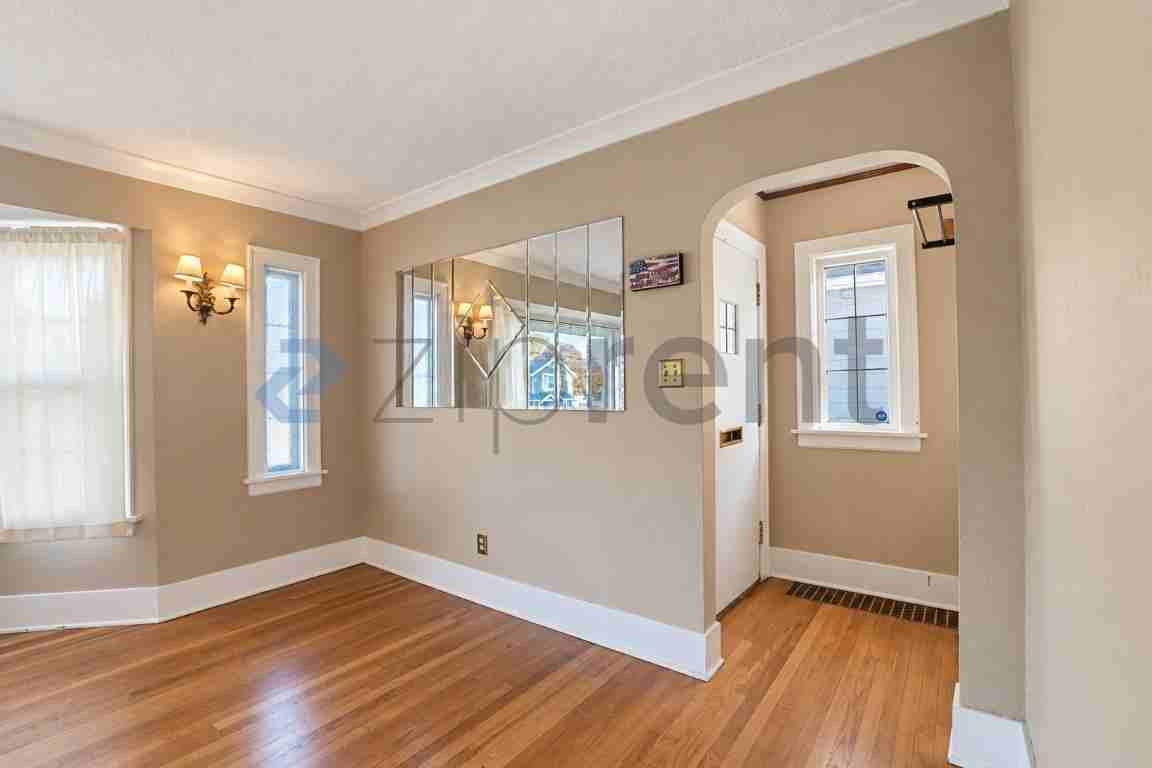 1007 High Ave - Photo 2 of 25