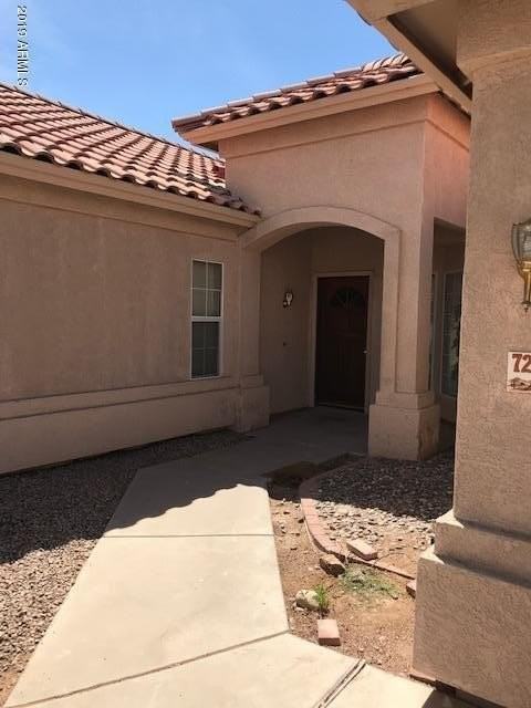 724 N Yucca St - Photo 2 of 24