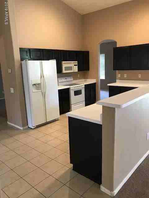 724 N Yucca St - Photo 3 of 24