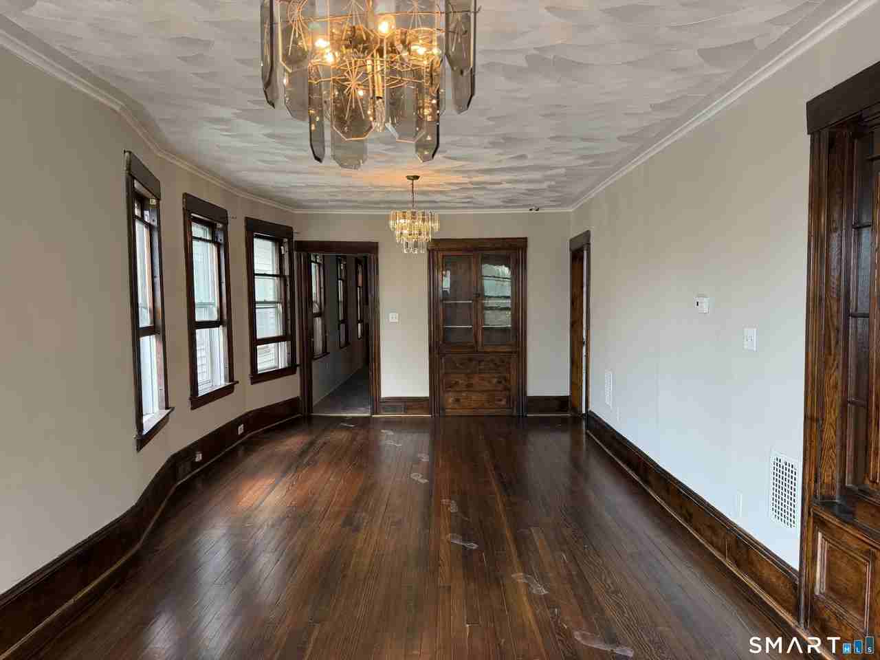 7476 Worth St - Photo 3 of 11
