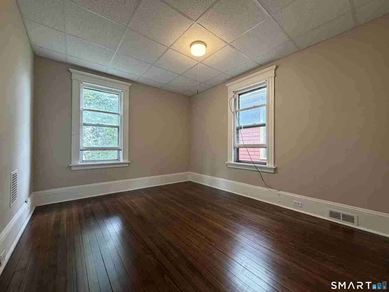 7476 Worth St - Photo 5 of 11