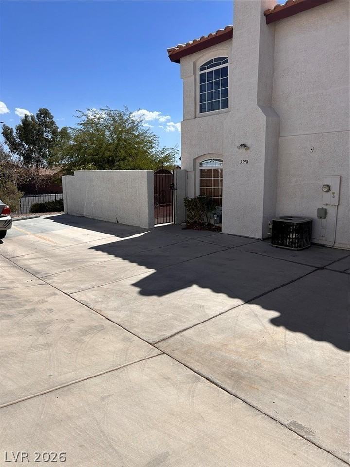 3918 Starfield Ln - Photo 3 of 50