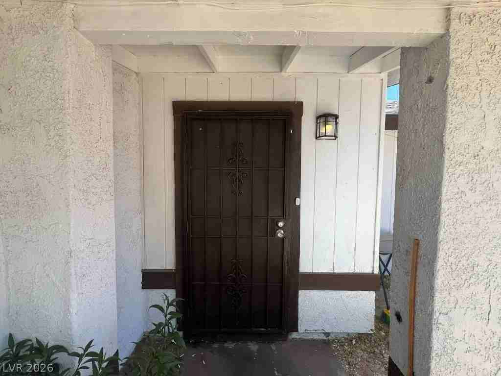 913 Shadow Mountain Pl - Photo 2 of 36