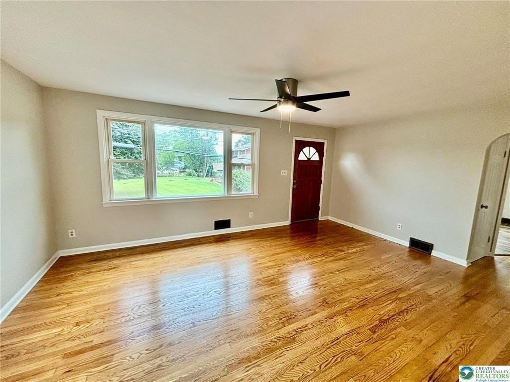 4425 Hecktown Rd - Photo 5 of 13