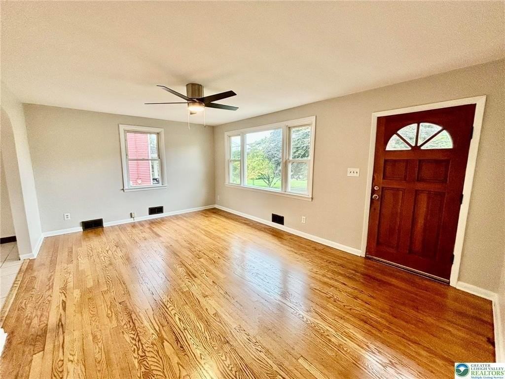 4425 Hecktown Rd - Photo 6 of 13
