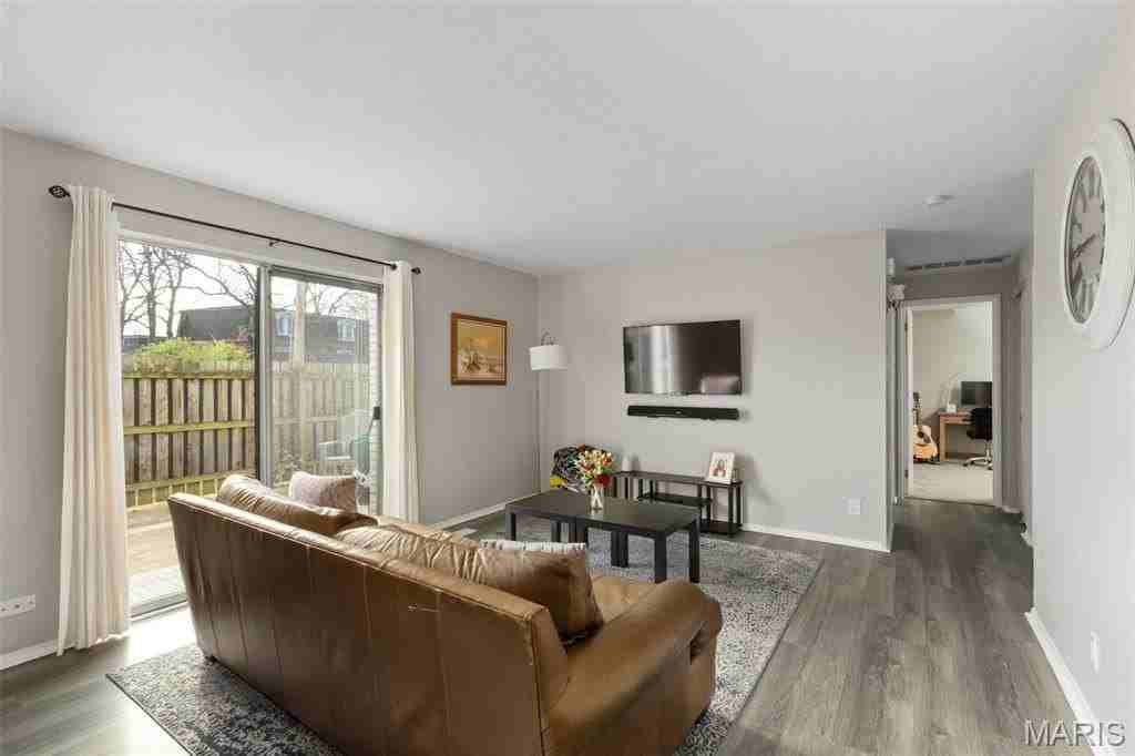 10415 Briarbend Dr #2 - Photo 5 of 22