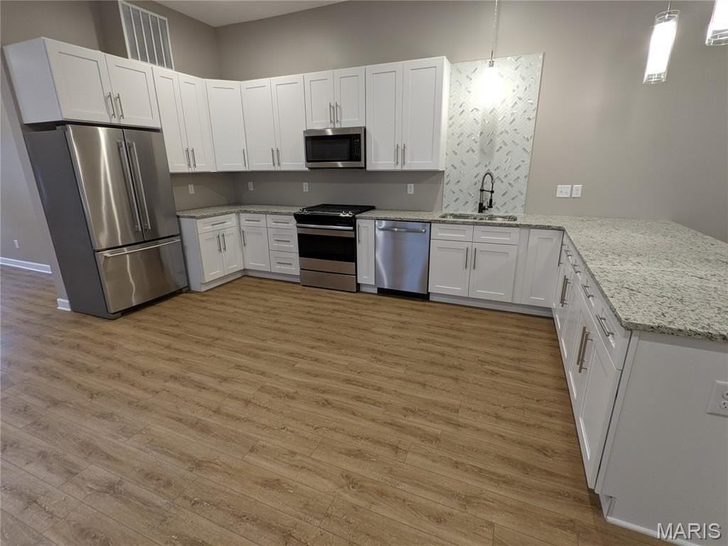 2206 Blendon Pl - Photo 4 of 24
