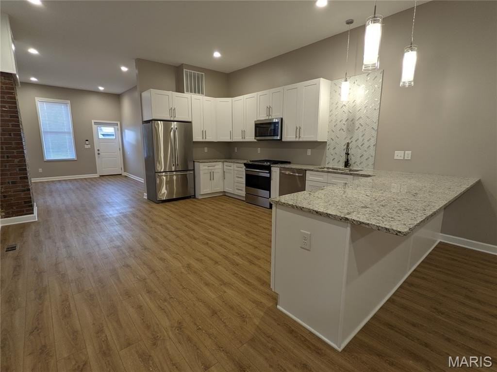 2206 Blendon Pl - Photo 5 of 24