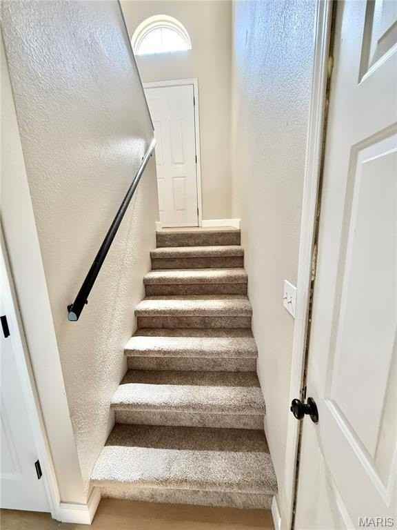 363 Sweetwater Ln - Photo 2 of 22
