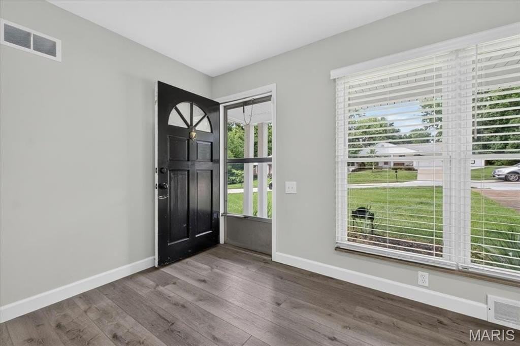 328 Danworth Ct - Photo 3 of 37