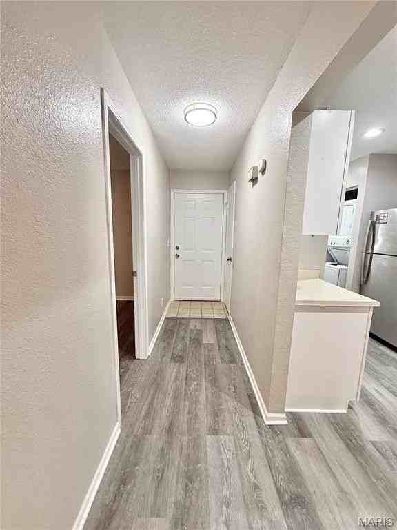 102 Hillside Ln - Photo 5 of 17