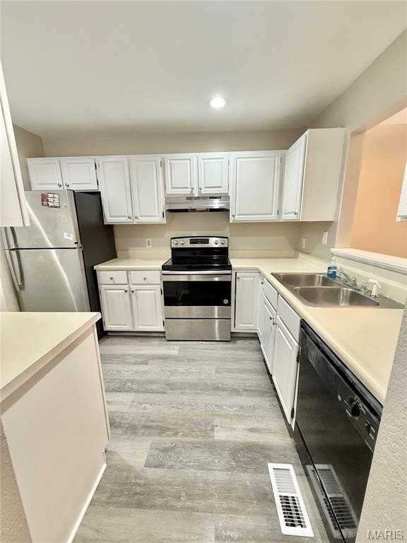 102 Hillside Ln - Photo 6 of 17