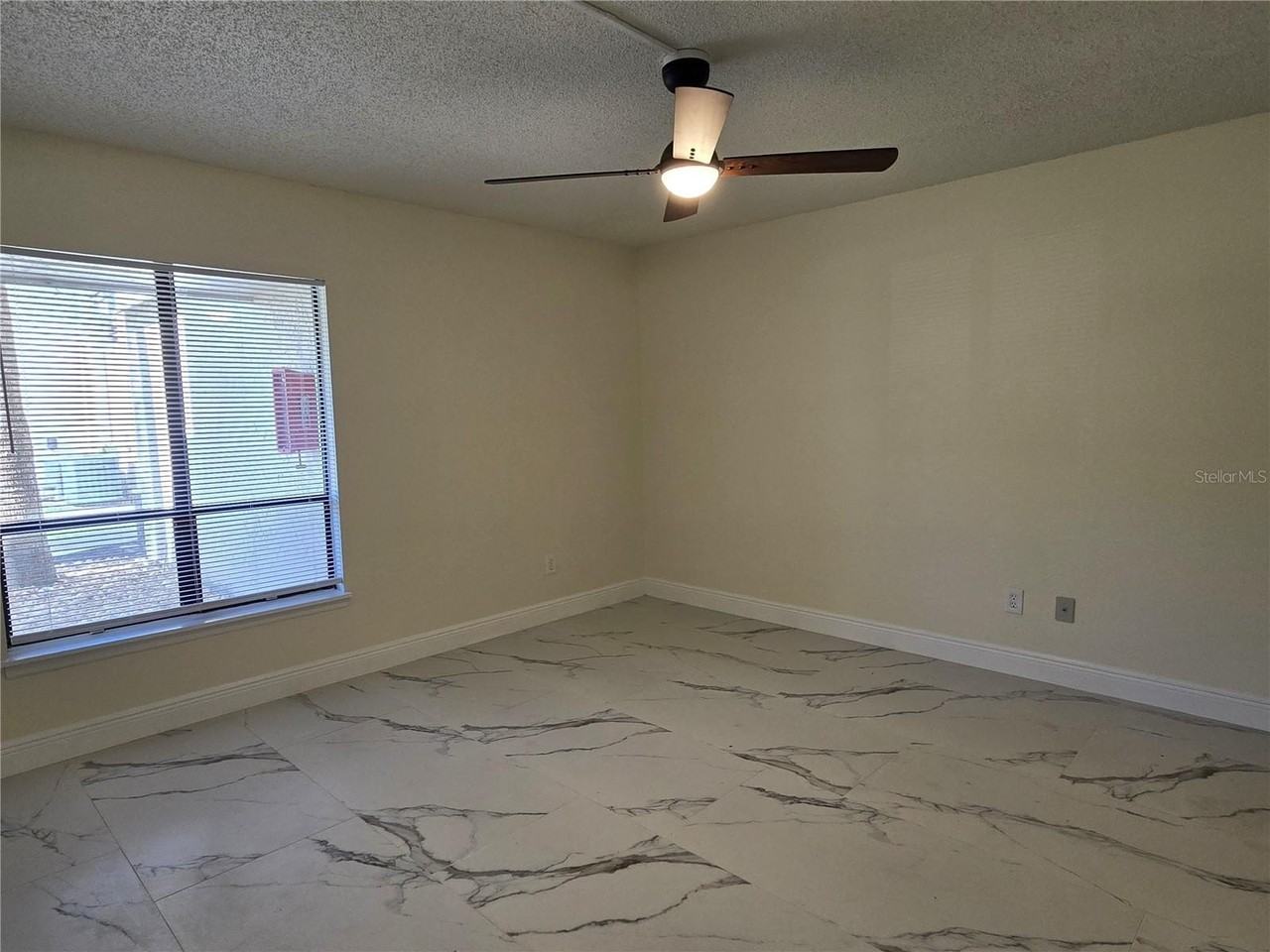410 S Netherwood Cres #410 - Photo 7 of 14