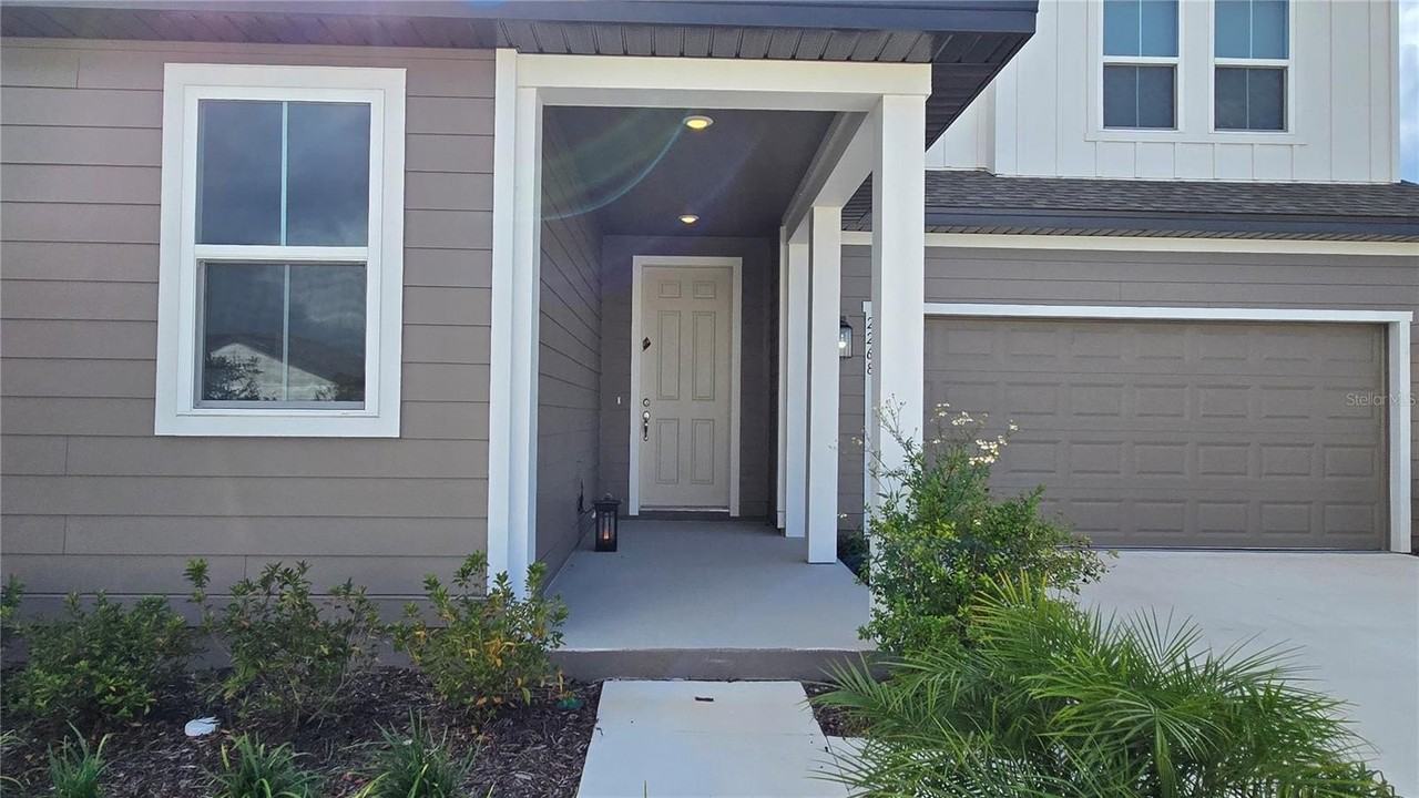 2268 Broadbrook Dr - Photo 4 of 43