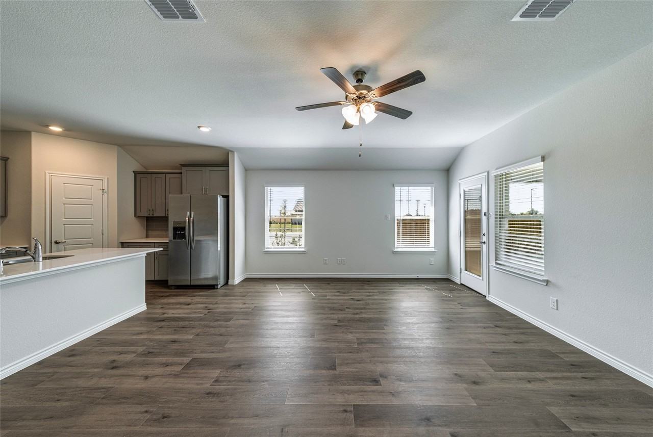 2059 Ketchum Ln - Photo 5 of 36