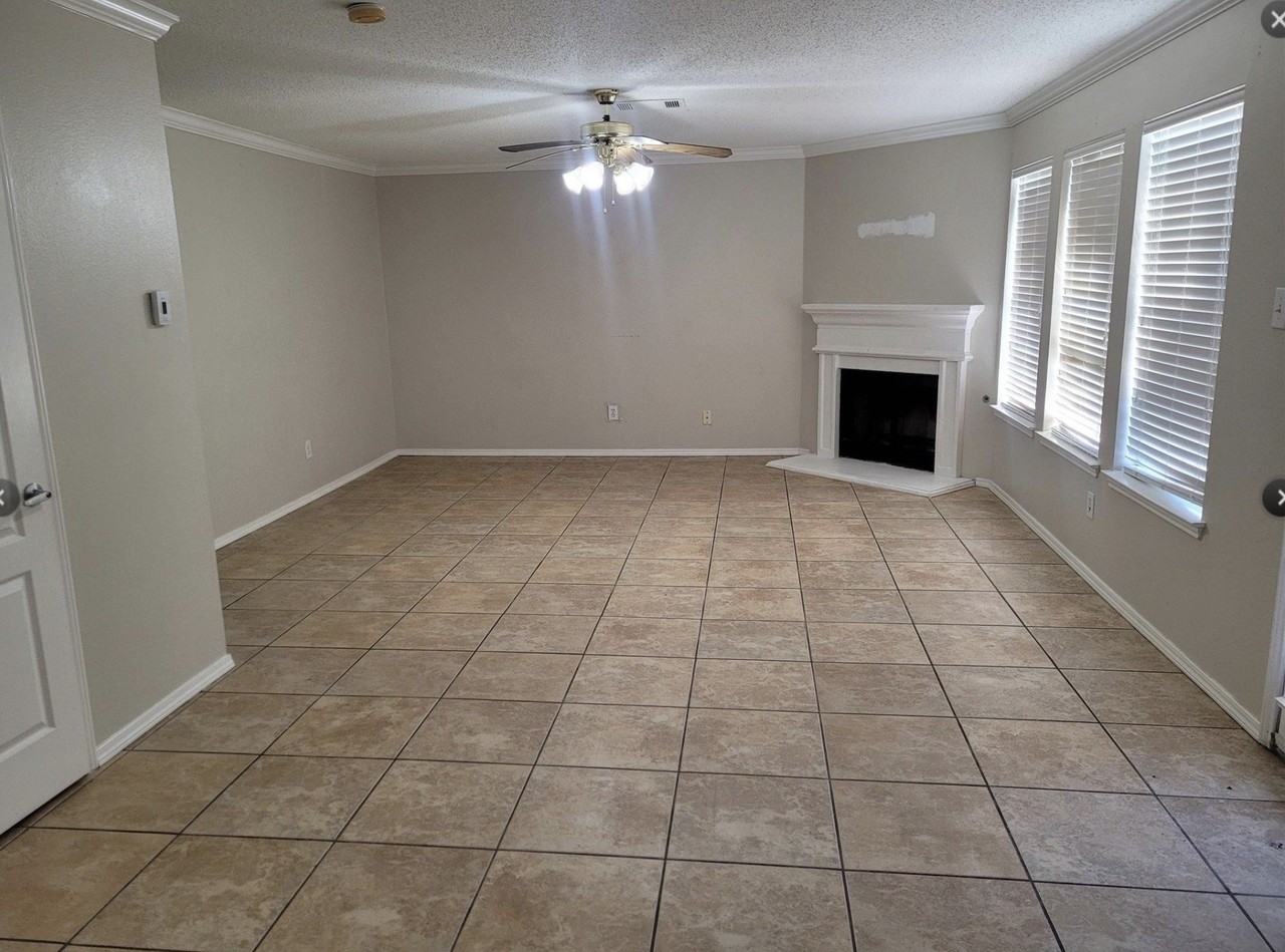 114 Southwood Dr - Photo 2 of 19