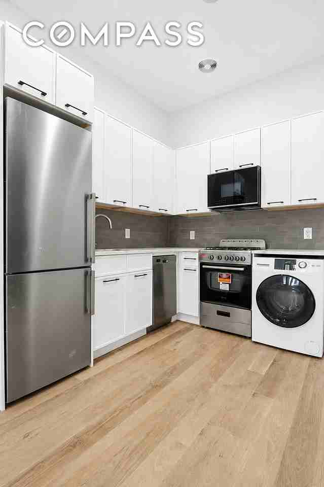 554 Putnam Ave #1 - Photo 3 of 7
